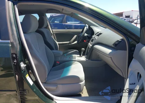 2010 Toyota Camry Le z USA, uszkodzony, nr VIN 4T4BF3EK4AR060166